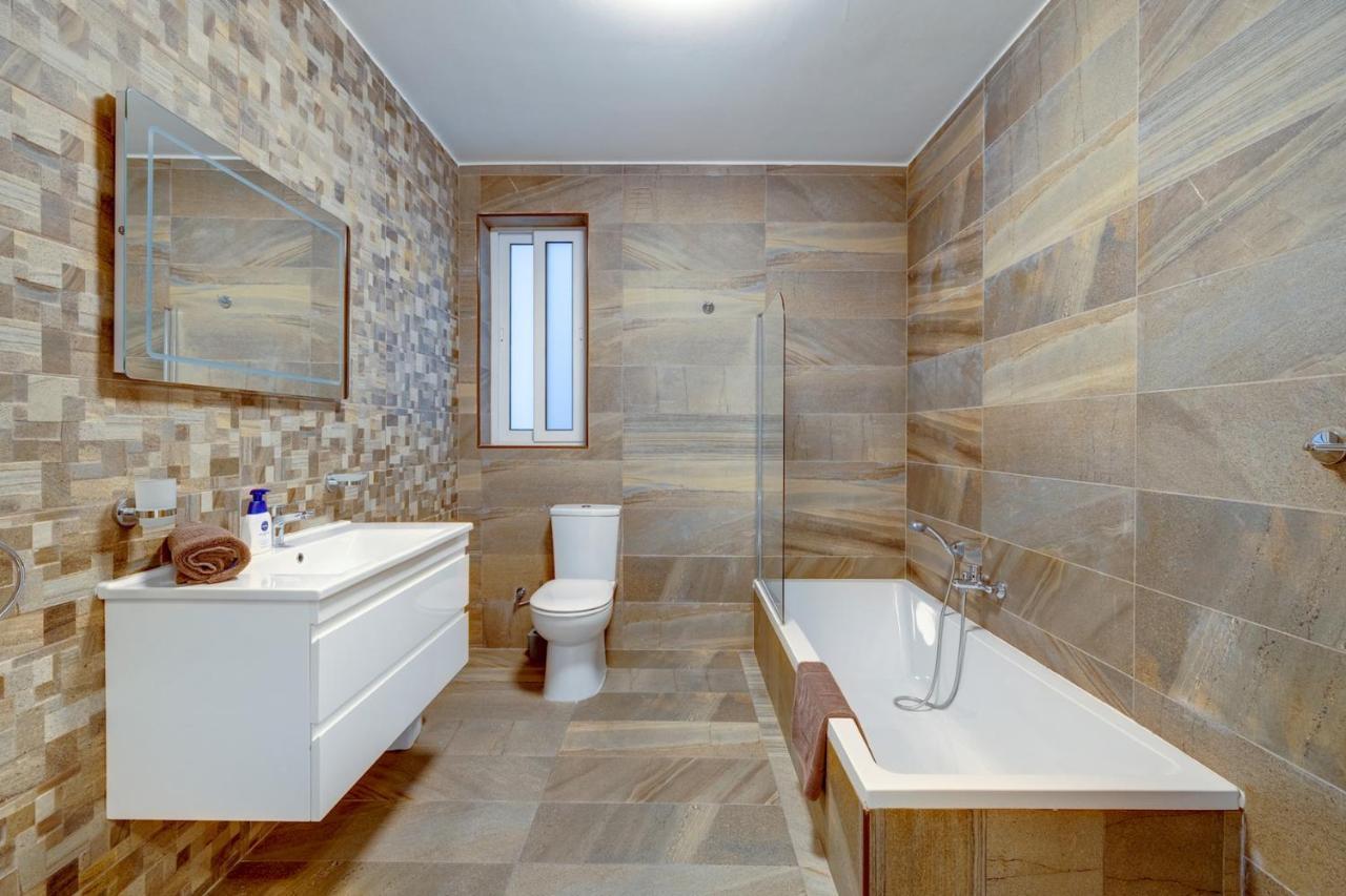 Marvellous 3Br Apartment In Central St Julians Saint Julian's エクステリア 写真